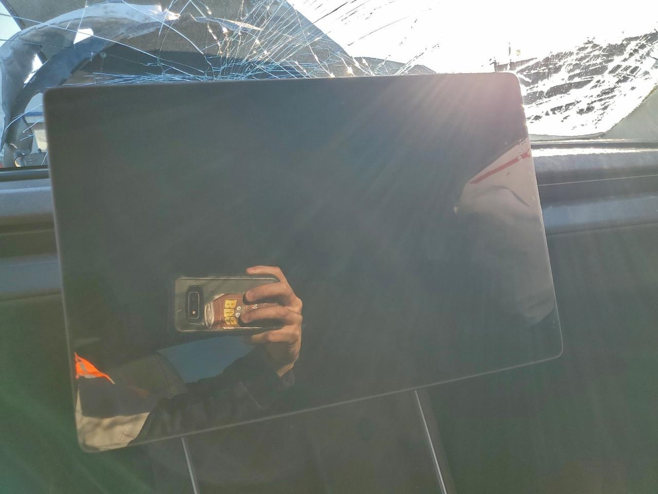 2026 Tesla Model Y VIN: 7SAYGDED5TA579932 Lot: 96185865