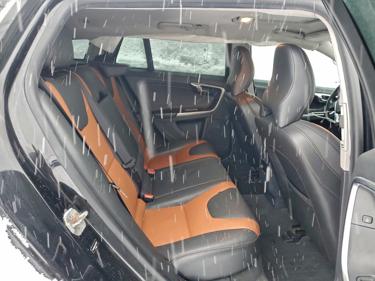 2018 Volvo V60 Cross Country Premier VIN: YV440MWK6J2057047 Lot: 93893305