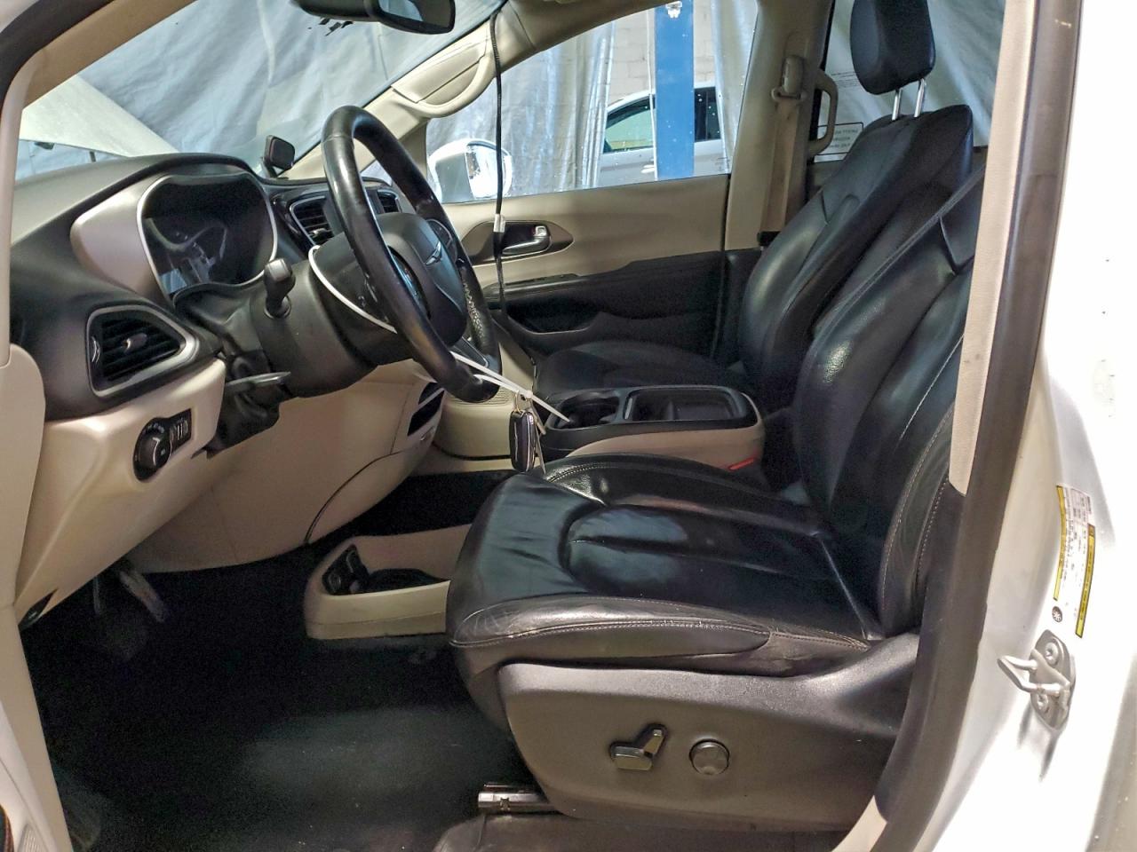 2020 Chrysler Pacifica Touring L VIN: 2C4RC1BG4LR272690 Lot: 94638175