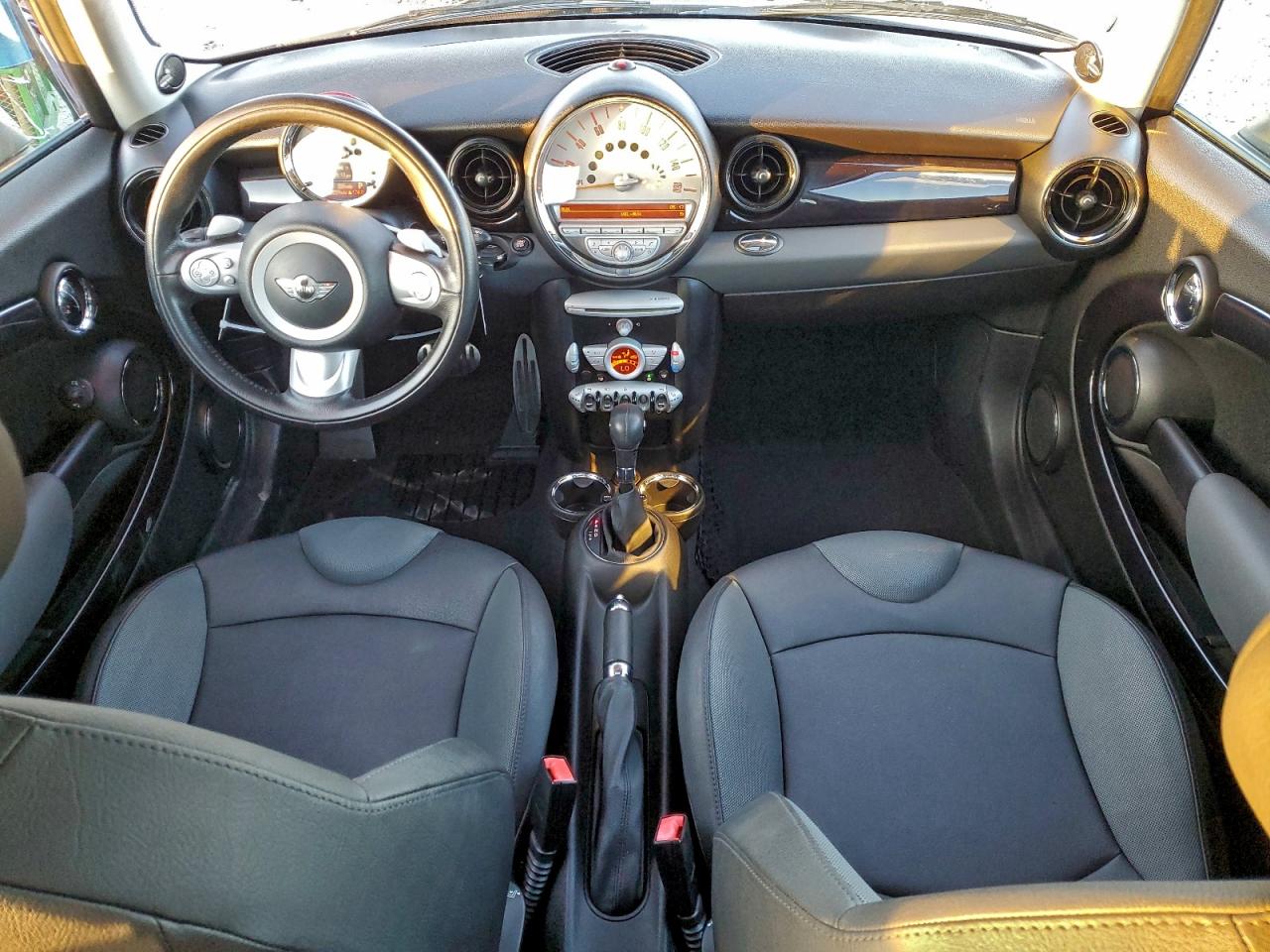 2010 Mini Cooper S Clubman VIN: WMWMM3C56ATZ33350 Lot: 94800255