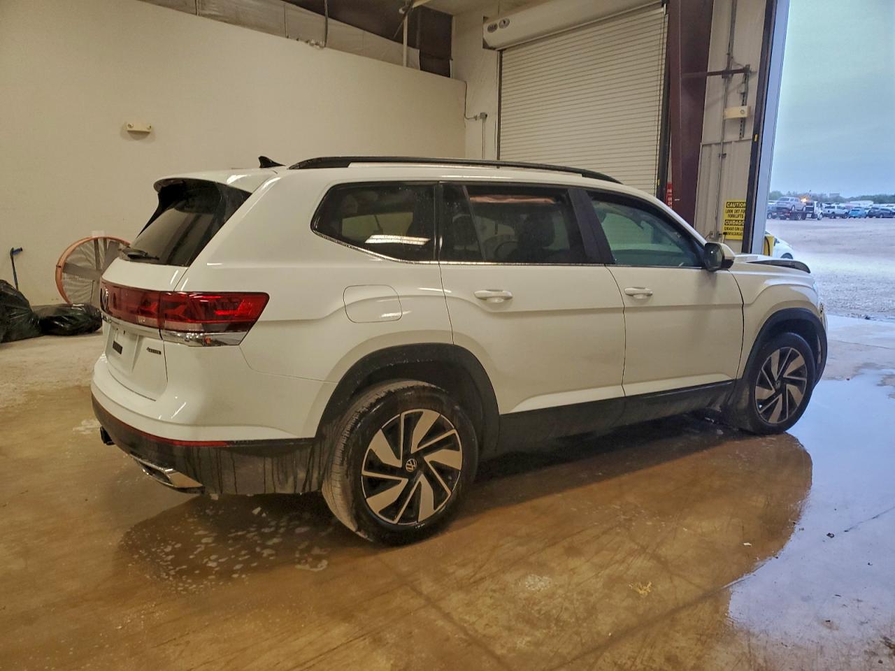 Фото: 1V2HR2CA7SC503159