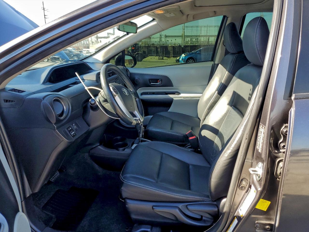 2014 Toyota Prius C VIN: JTDKDTB36E1083067 Lot: 96464455