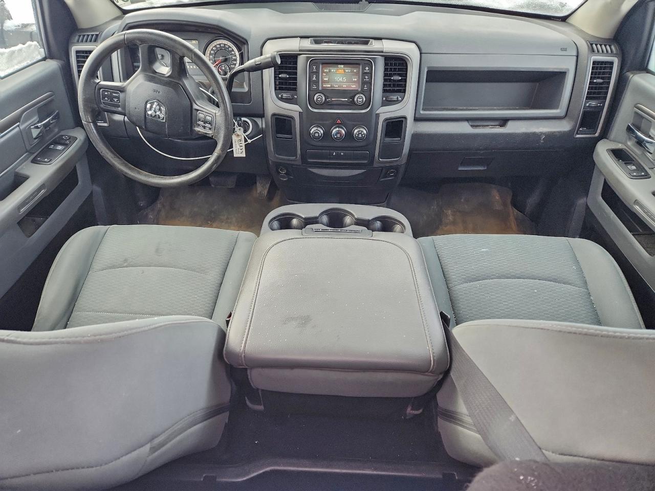 2016 Ram 1500 St VIN: 3C6JR6DT7GG193987 Lot: 96098525