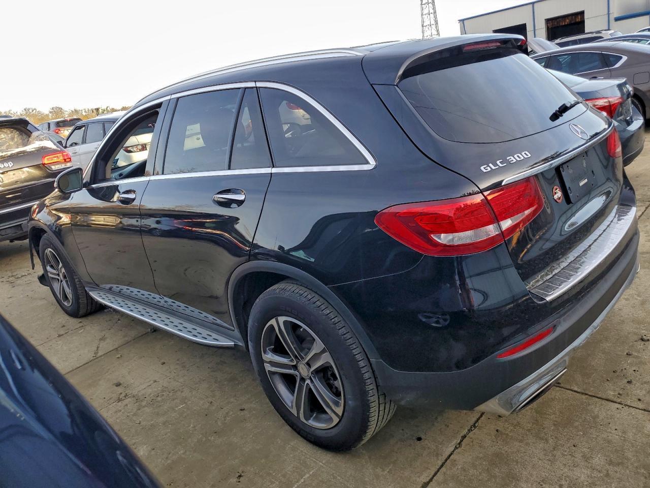 Фото: WDC0G4KB9GF057817