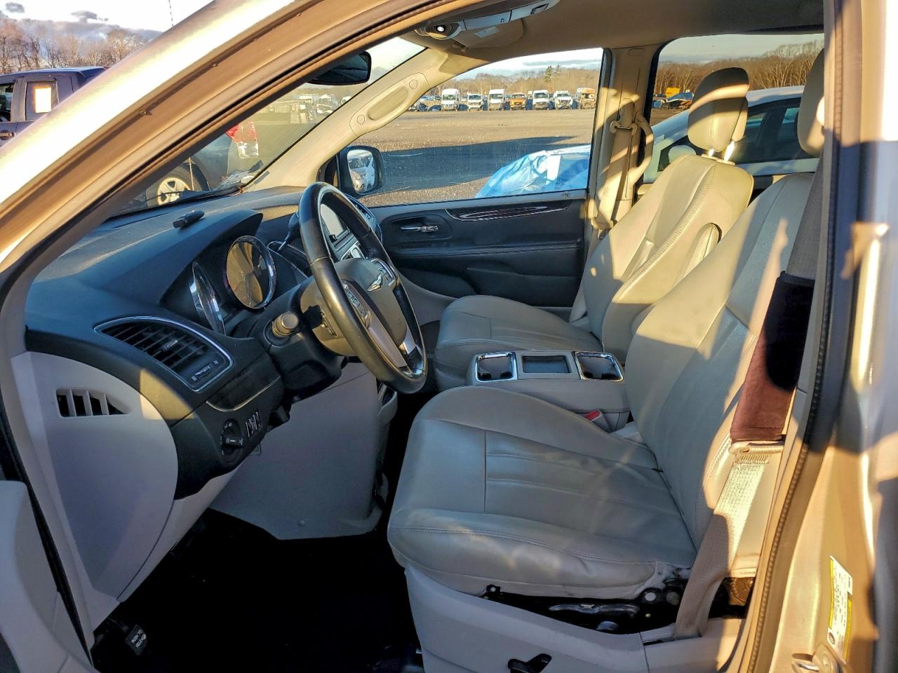 2013 Chrysler Town & Country Touring VIN: 2C4RC1BGXDR596745 Lot: 95865935