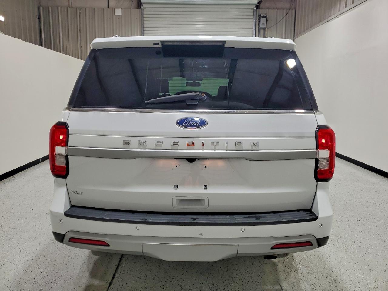 2024 Ford Expedition Xlt VIN: 1FMJU1J8XREA25230 Lot: 96932535