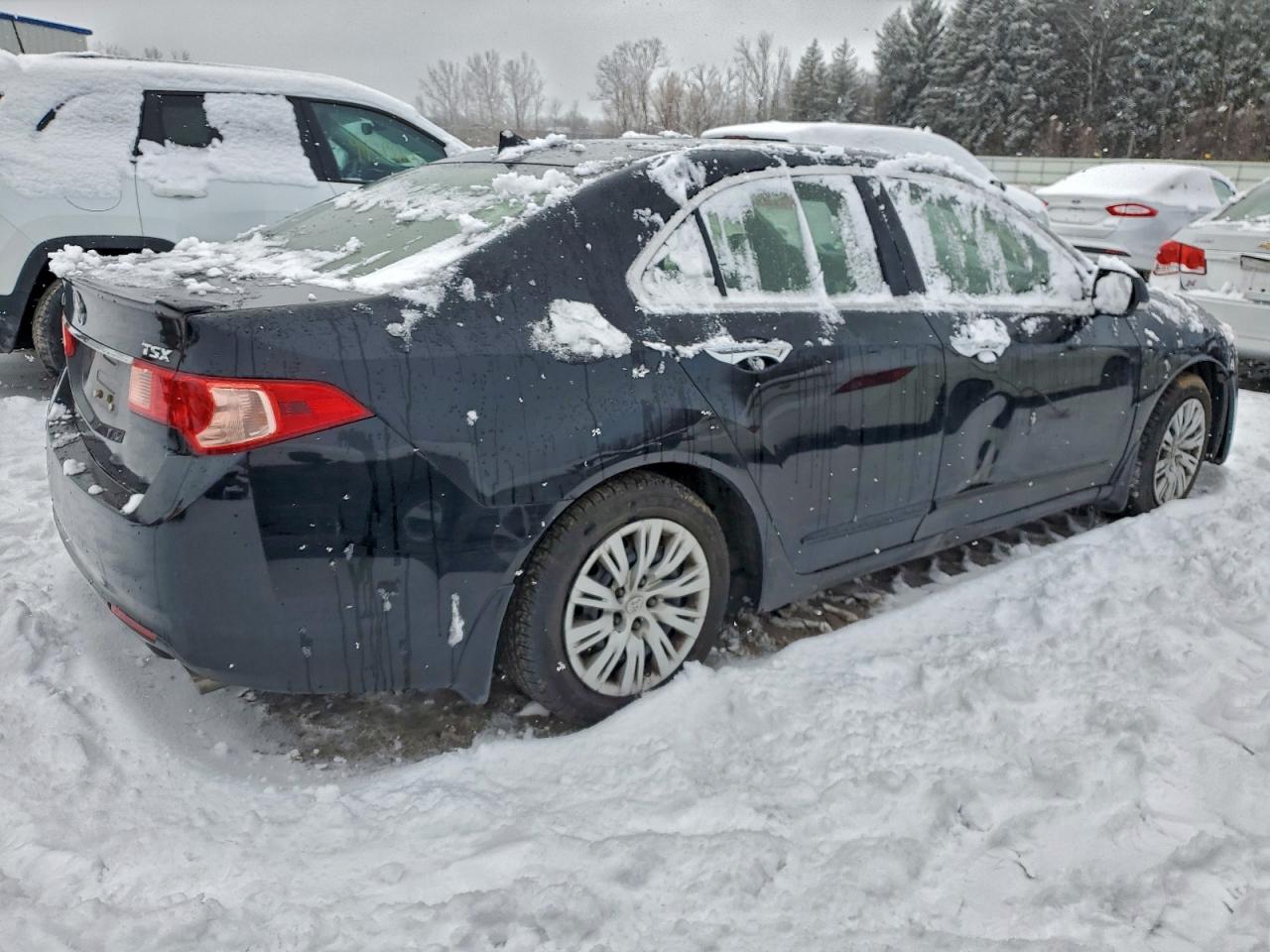 Фото: JH4CU2F65DC001950