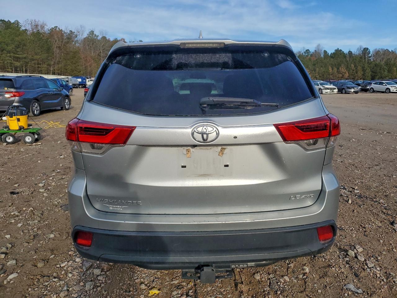 2018 Toyota Highlander Le VIN: 5TDBZRFH3JS894297 Lot: 85440535