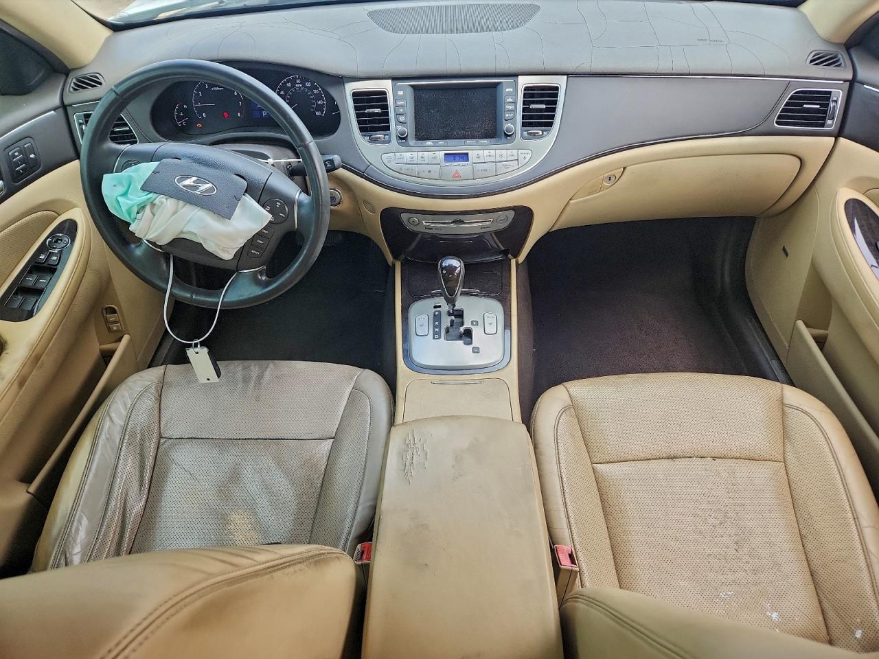 2011 Hyundai Genesis 3.8L VIN: KMHGC4DE2BU132154 Lot: 95239205