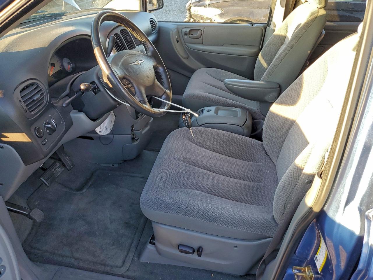 2007 Chrysler Town & Country Touring VIN: 2A4GP54L47R207061 Lot: 94336825