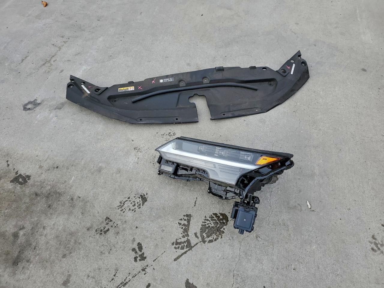 2024 Lexus Gx 550 Luxury VIN: JTJVBCDXXR5004935 Lot: 94452335