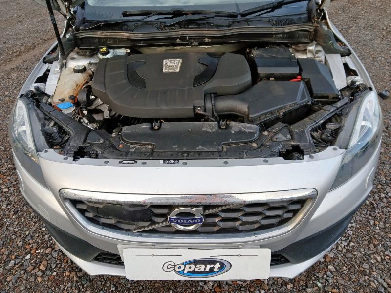 2014 VOLVO V40 D3 CROSS COUNTRY LUX NAV 5DR