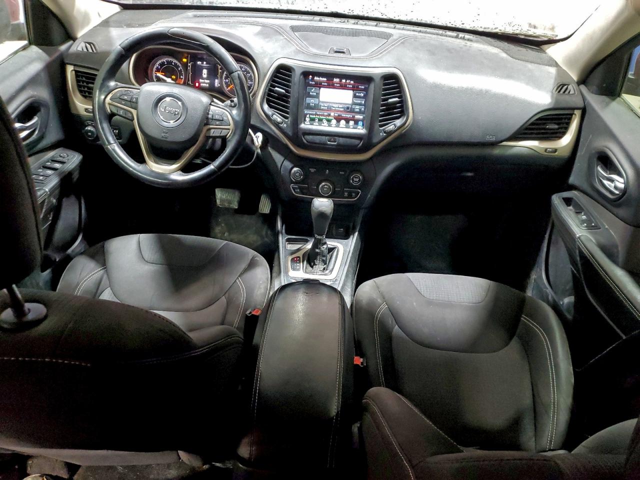 2015 Jeep Cherokee Latitude VIN: 1C4PJLCB1FW690261 Lot: 97192075