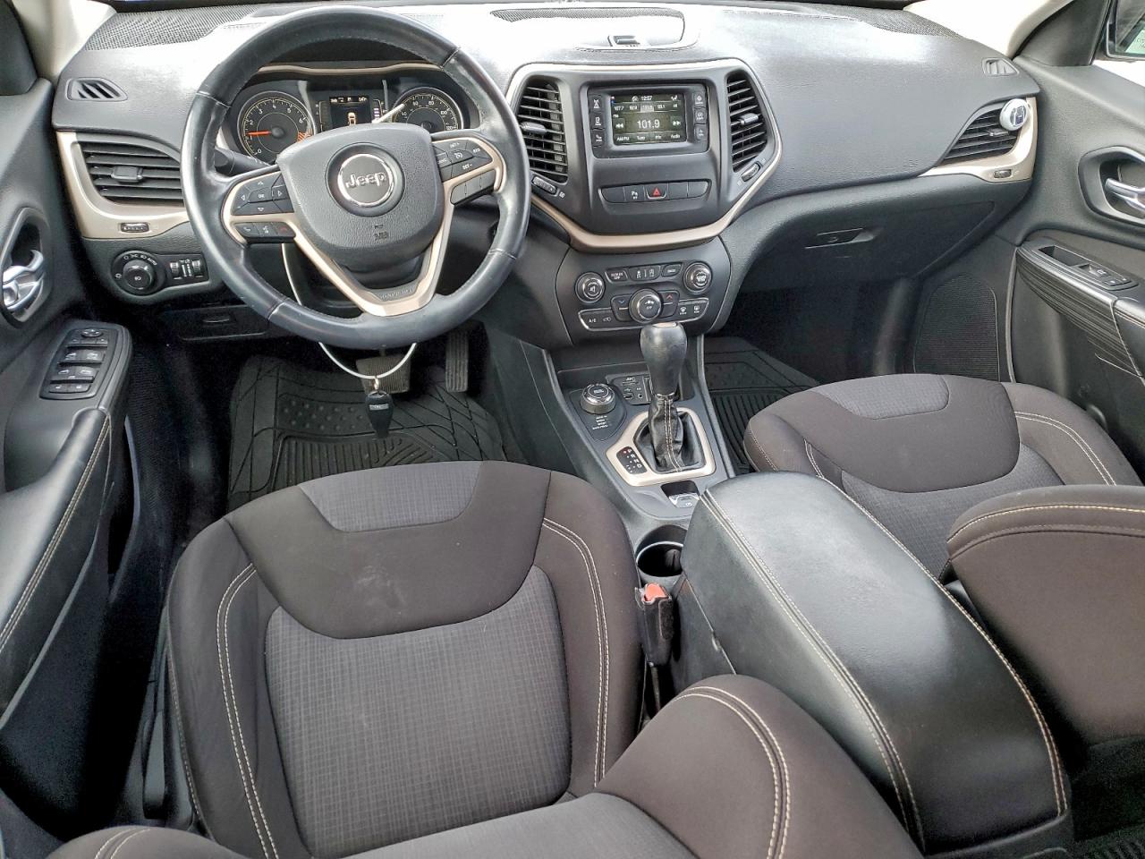 2015 Jeep Cherokee Latitude VIN: 1C4PJMCS1FW623066 Lot: 95549295