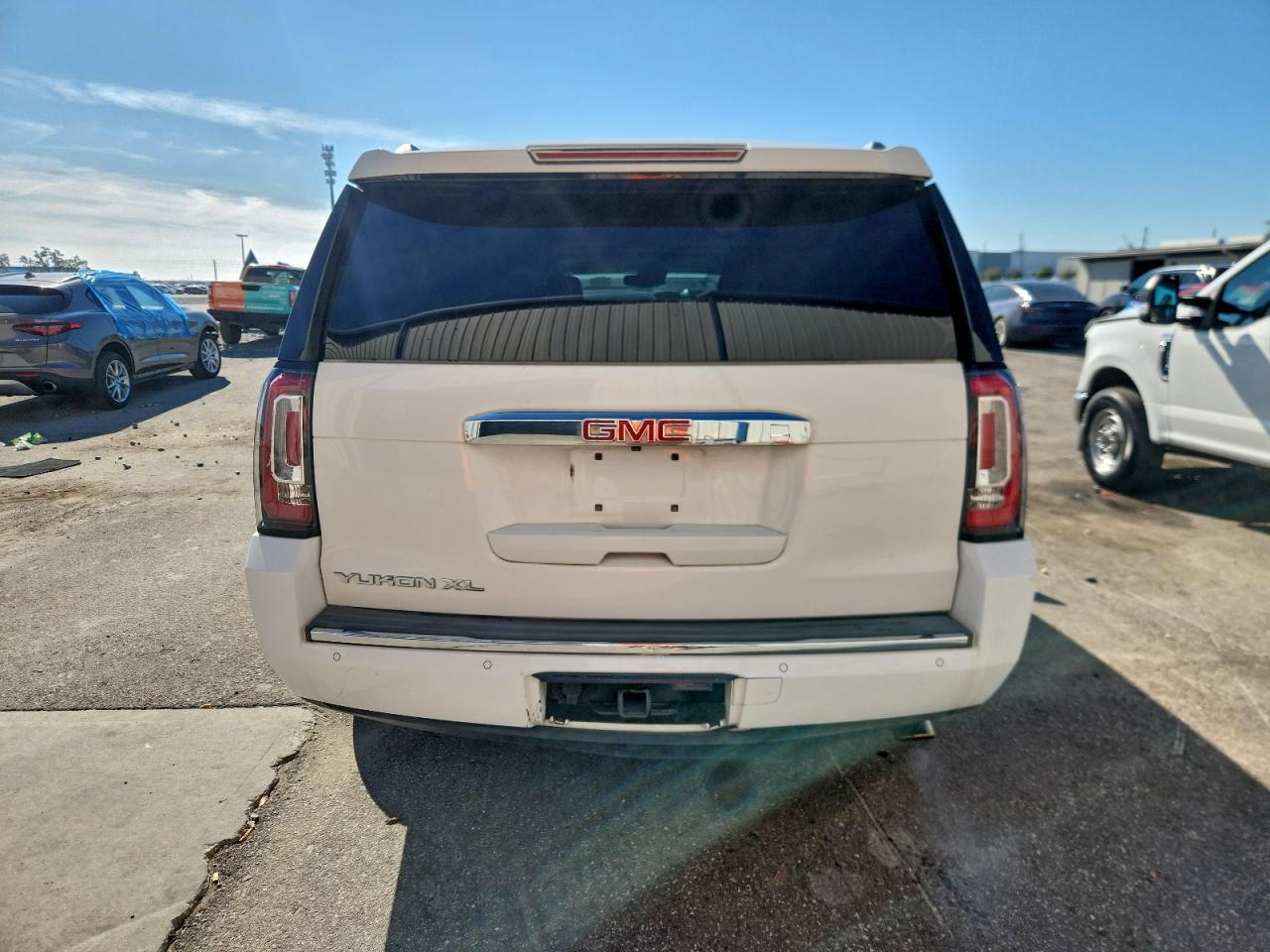 2015 GMC Yukon Xl Denali VIN: 1GKS2JKJ3FR736552 Lot: 96520795