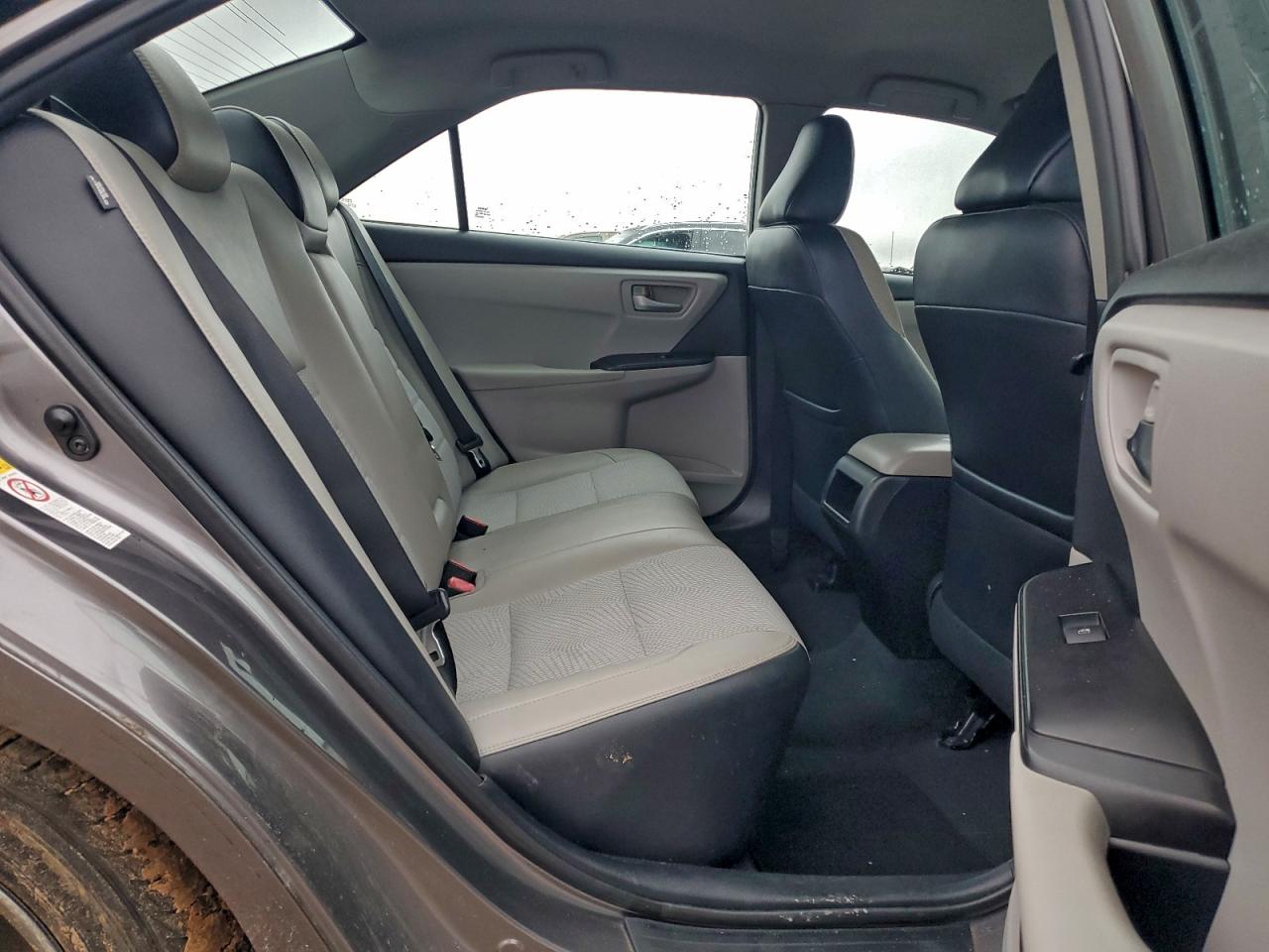 2016 Toyota Camry Le VIN: 4T1BF1FK4GU221735 Lot: 95273885