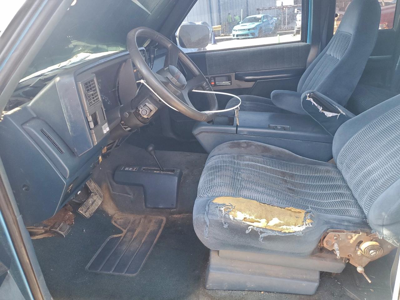 1994 Chevrolet Gmt-400 K1500 VIN: 1GCEK19K8RE276002 Lot: 93942345