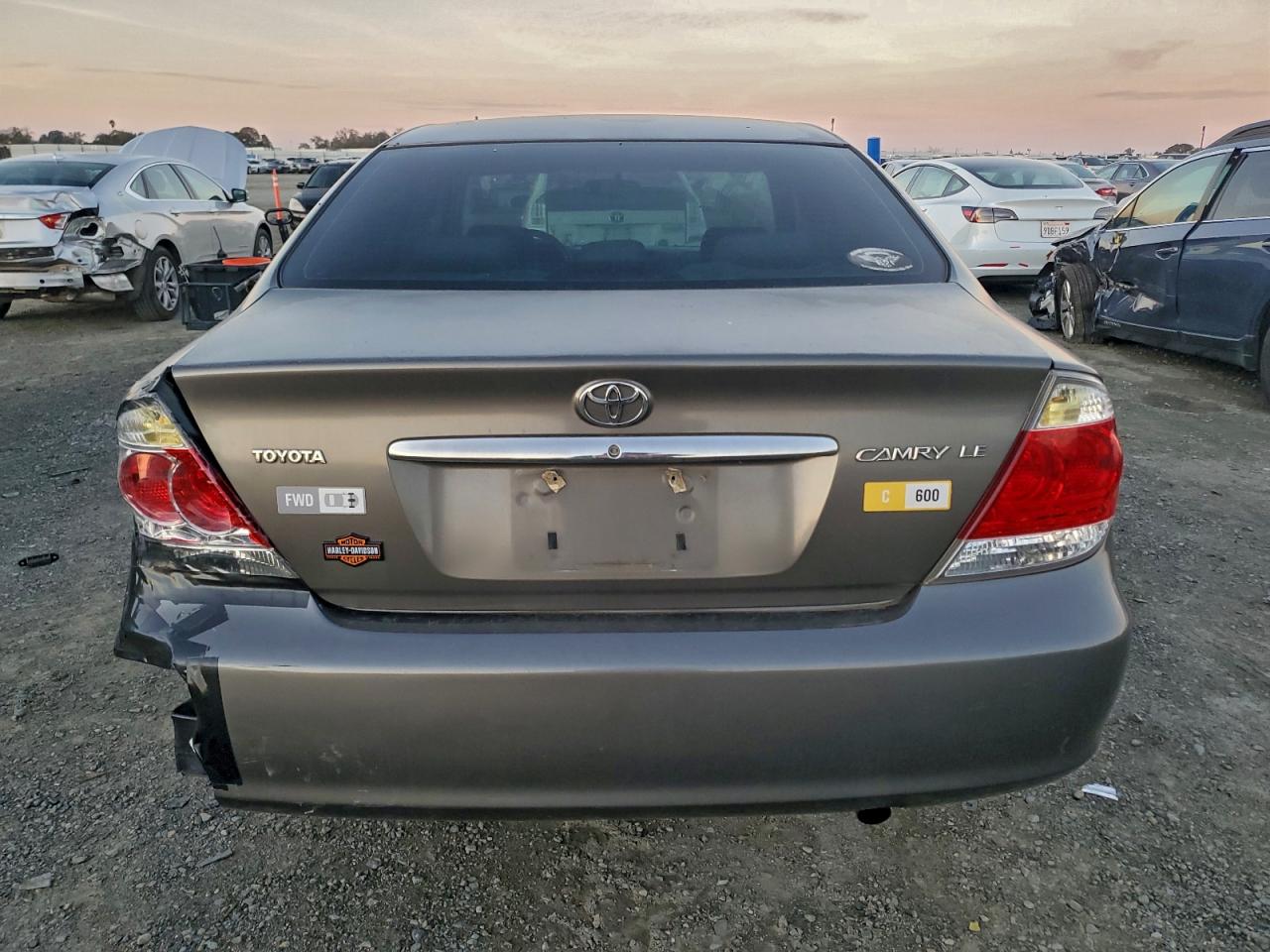 2005 Toyota Camry Le VIN: 4T1BE32K35U505729 Lot: 94854045