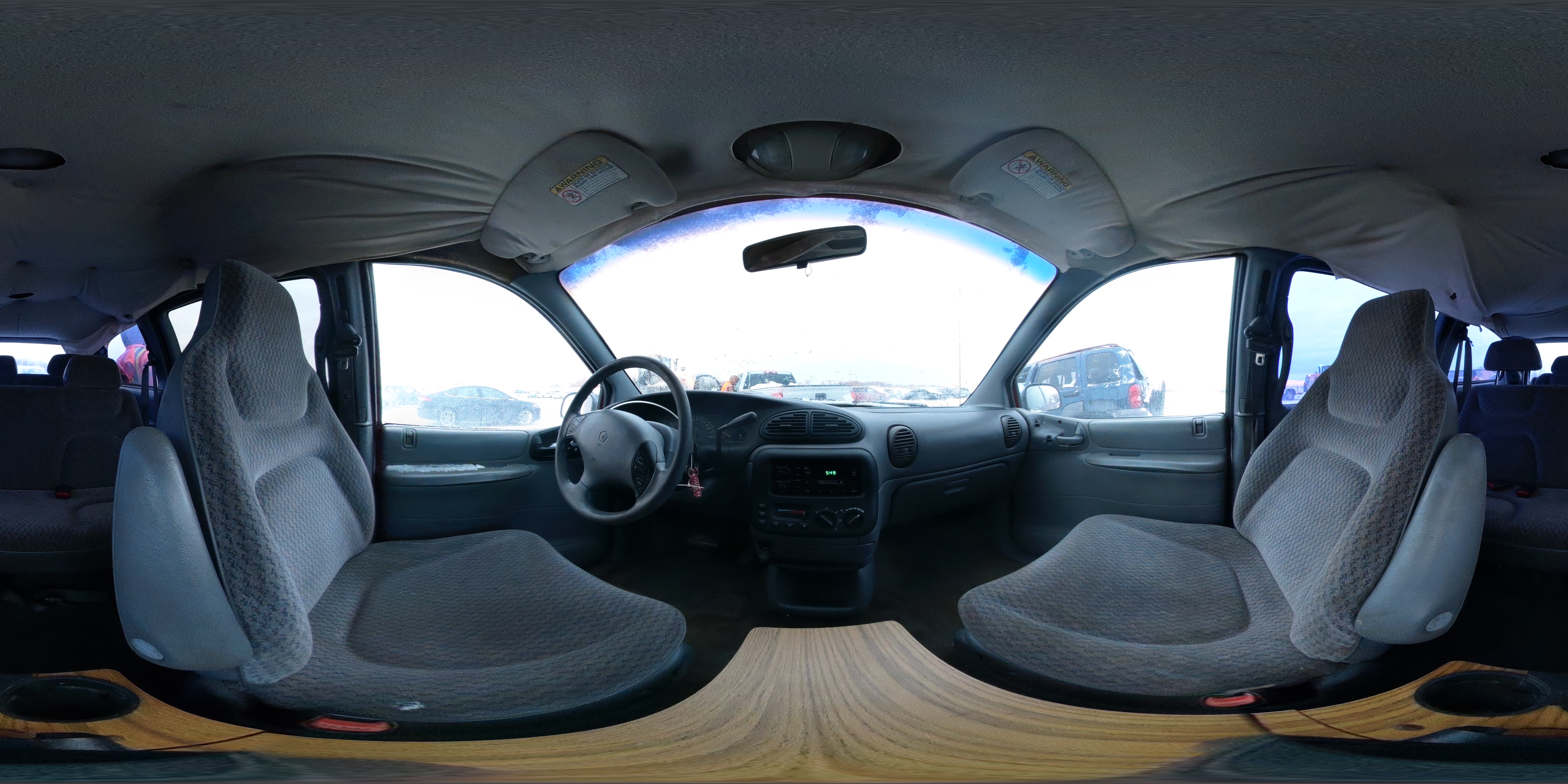 1999 Dodge Grand Caravan VIN: 2B4GP2432XR115061 Lot: 95209065