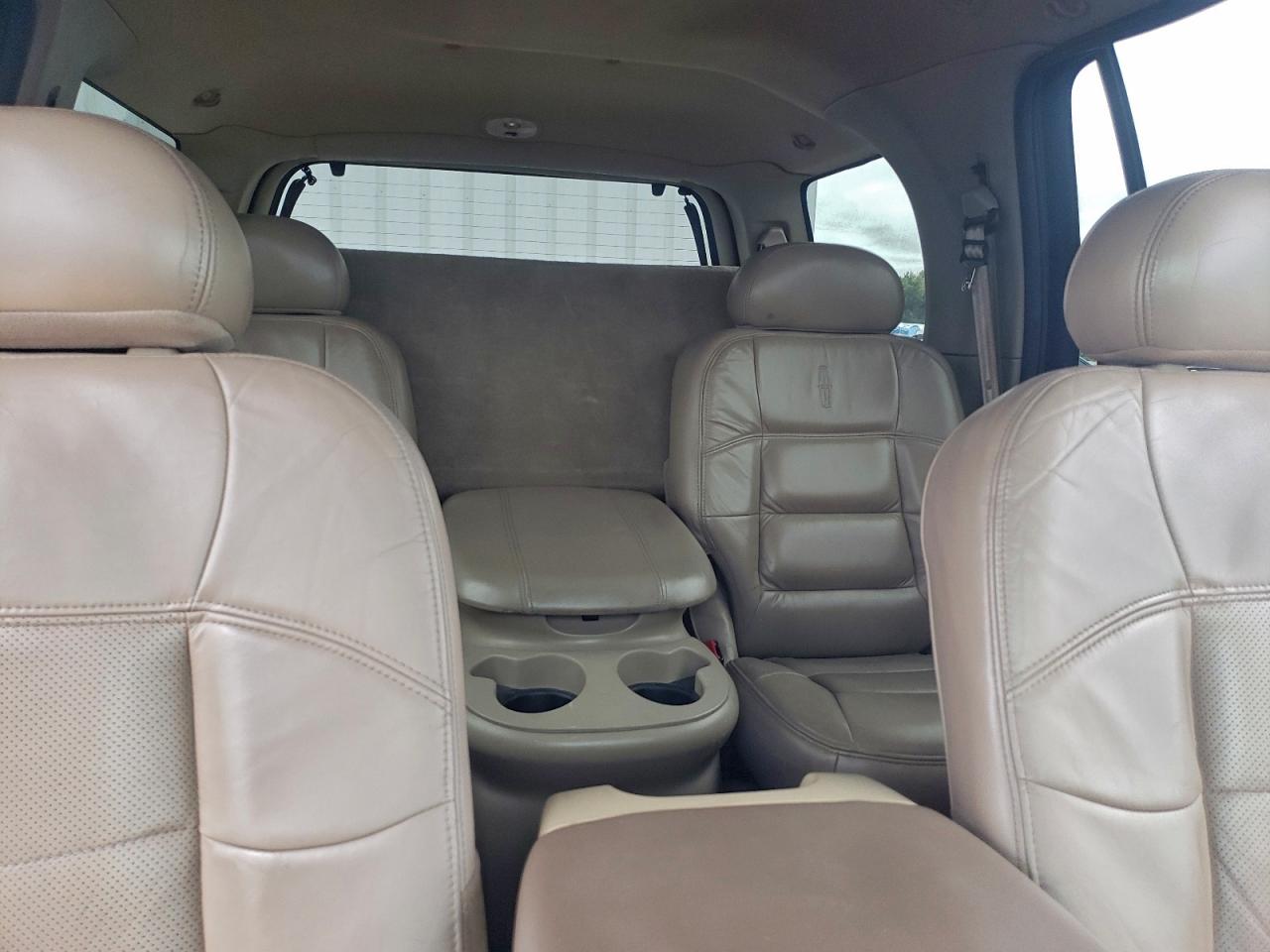 2002 Lincoln Navigator VIN: 5LMEU27R52LJ08845 Lot: 95193105