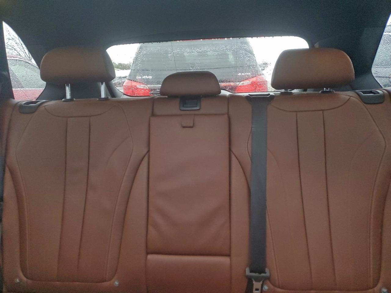 Фото: 5UXKR0C31H0X79830