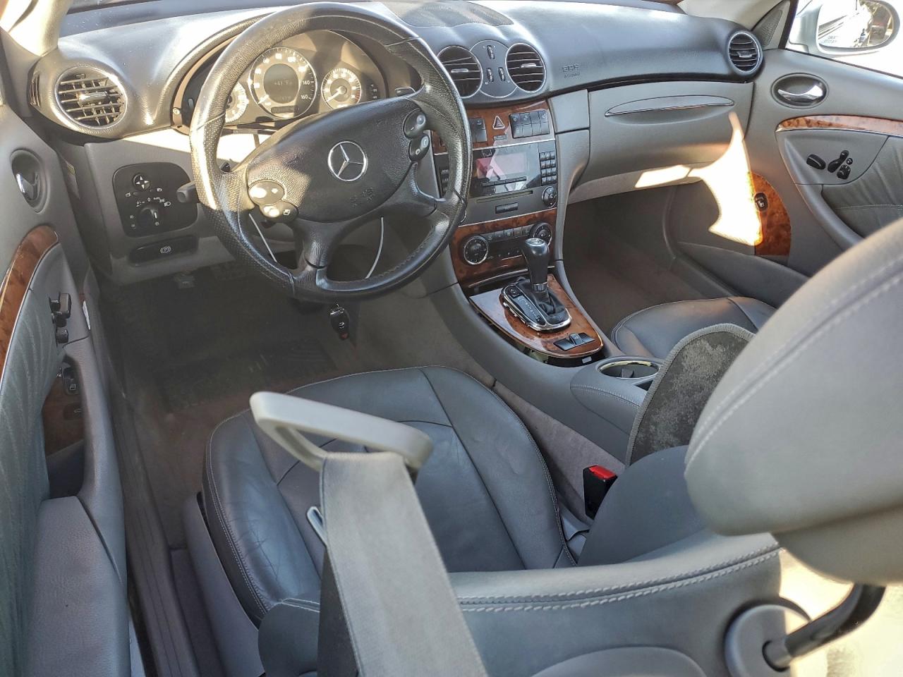 2008 Mercedes-Benz Clk 550 VIN: WDBTK72F38T089105 Lot: 95110245