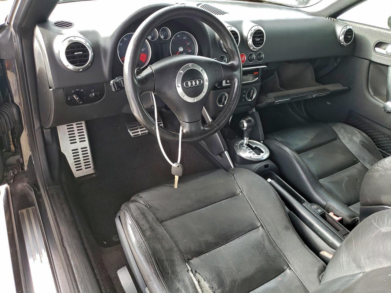 Фото: TRUUD28N061002681