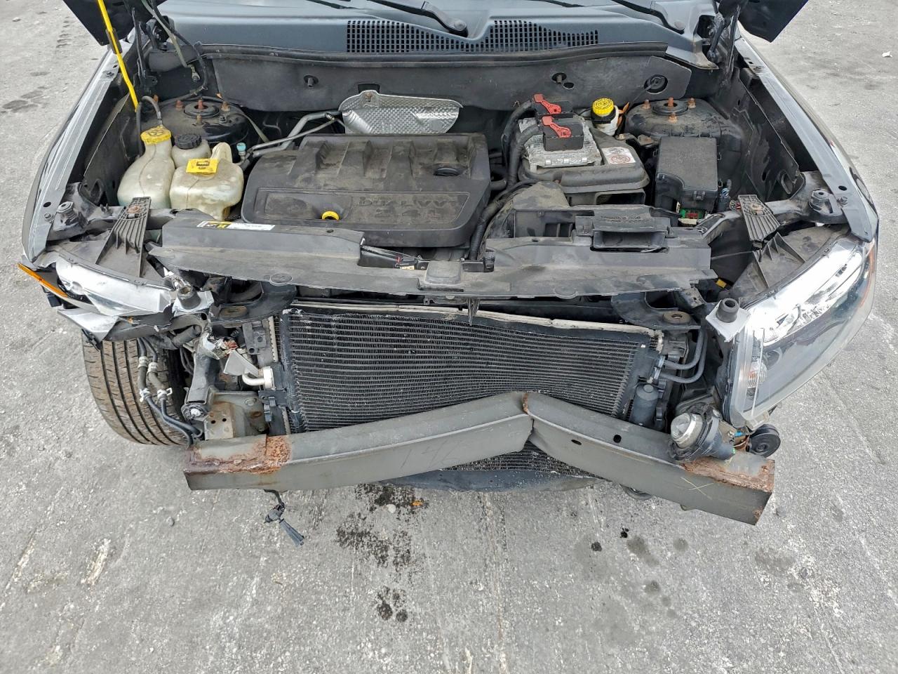 2016 Jeep Compass Latitude VIN: 1C4NJDEB2GD572257 Lot: 94686745