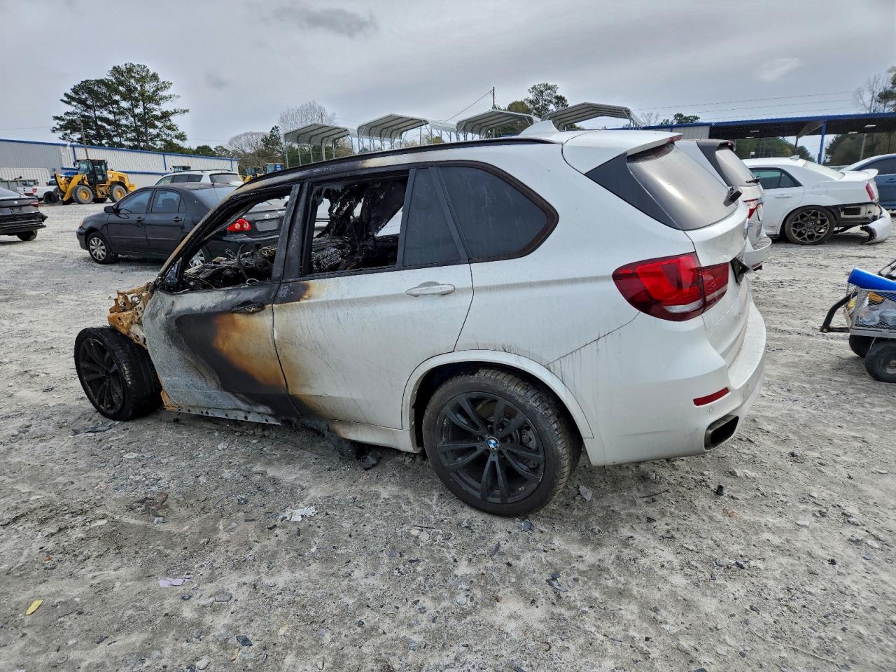 Фото: 5UXKR2C30H0X05763