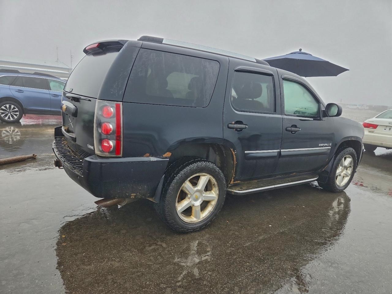 2007 GMC Yukon Denali VIN: 1GKFK63867J301700 Lot: 97120365