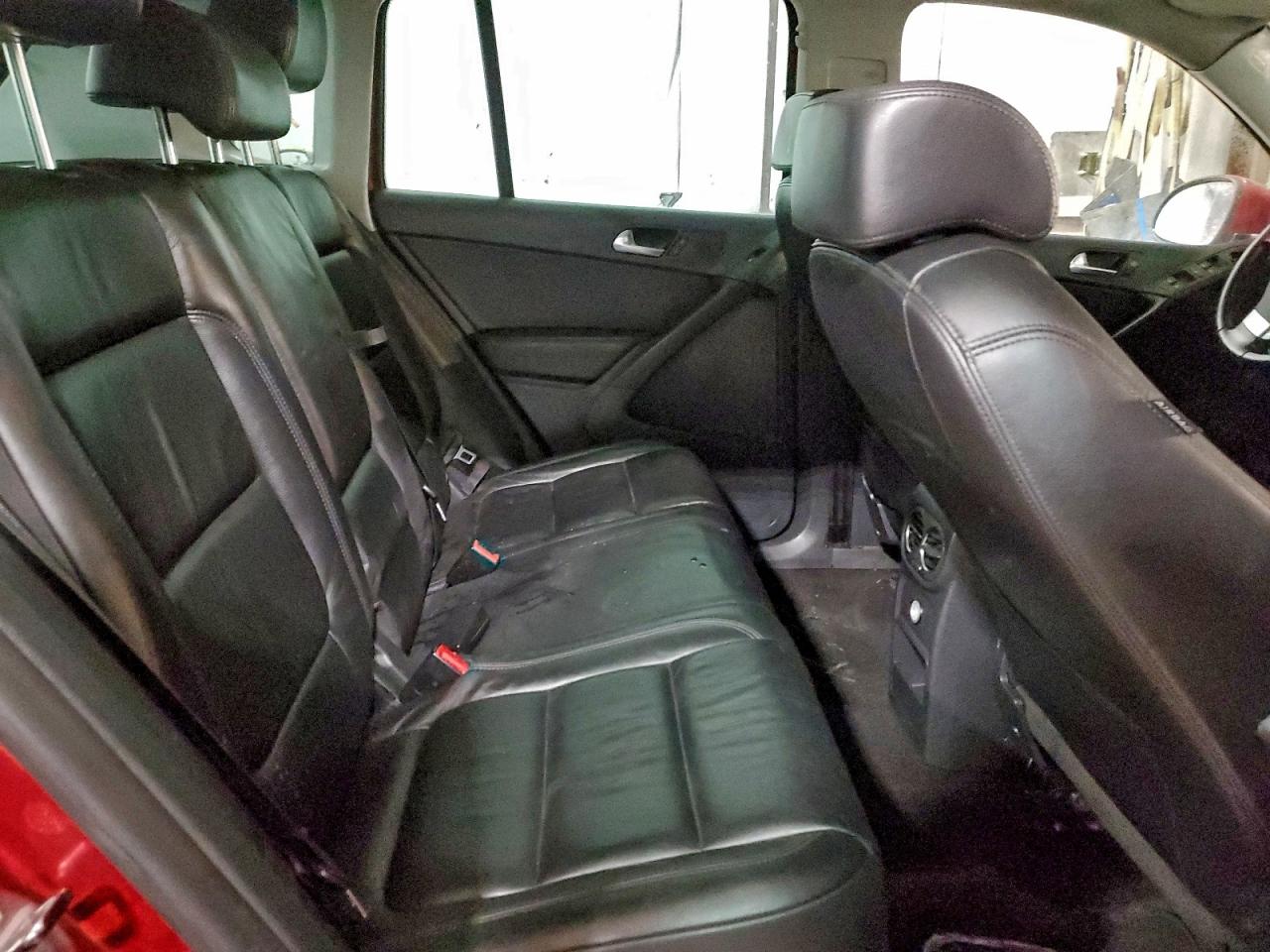 2010 Volkswagen Tiguan Se VIN: WVGBV9AX1AW001744 Lot: 95107955