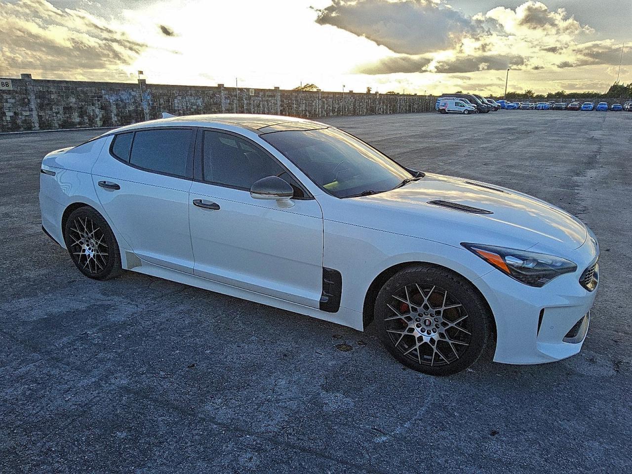 2018 Kia Stinger Premium VIN: KNAE25LA7J6013048 Lot: 92621345