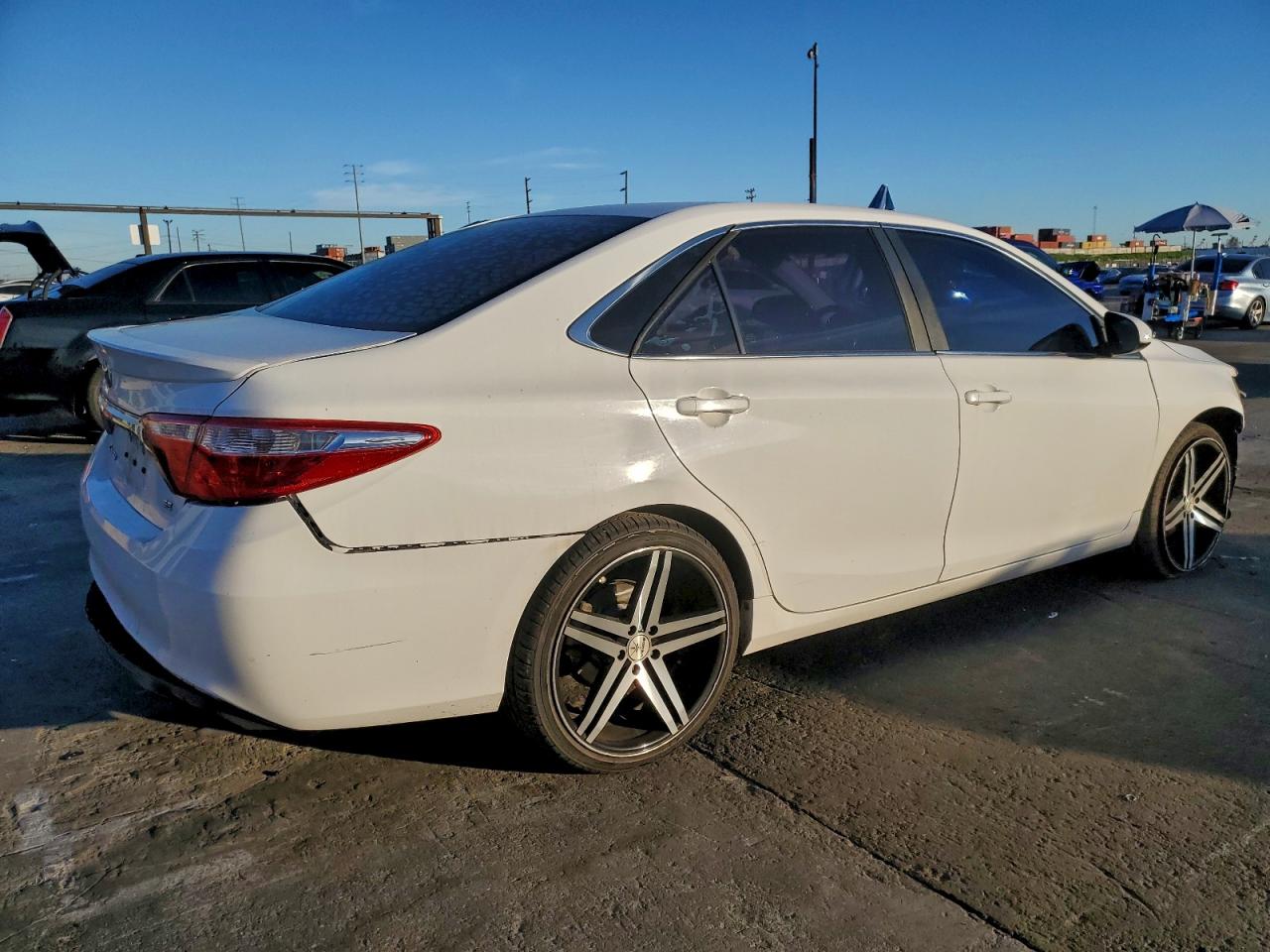 2016 Toyota Camry Le VIN: 4T1BF1FK8GU506826 Lot: 95447295