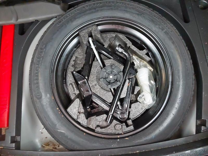 2013 VOLVO V40 D2 CROSS COUNTRY LUX 5DR