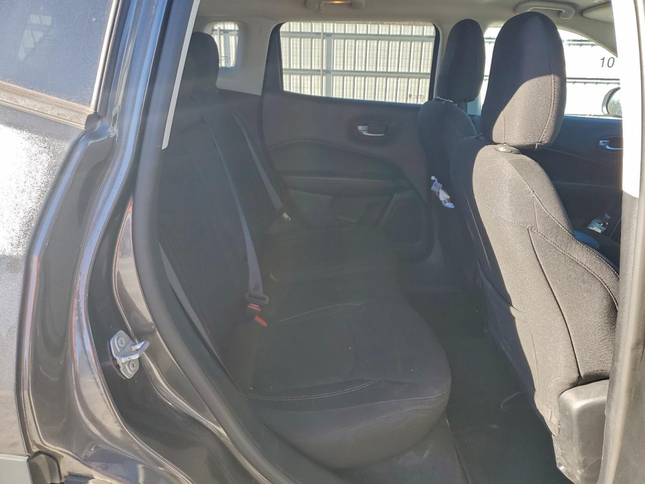 2018 Jeep Compass Sport VIN: 3C4NJDAB6JT135403 Lot: 96094485