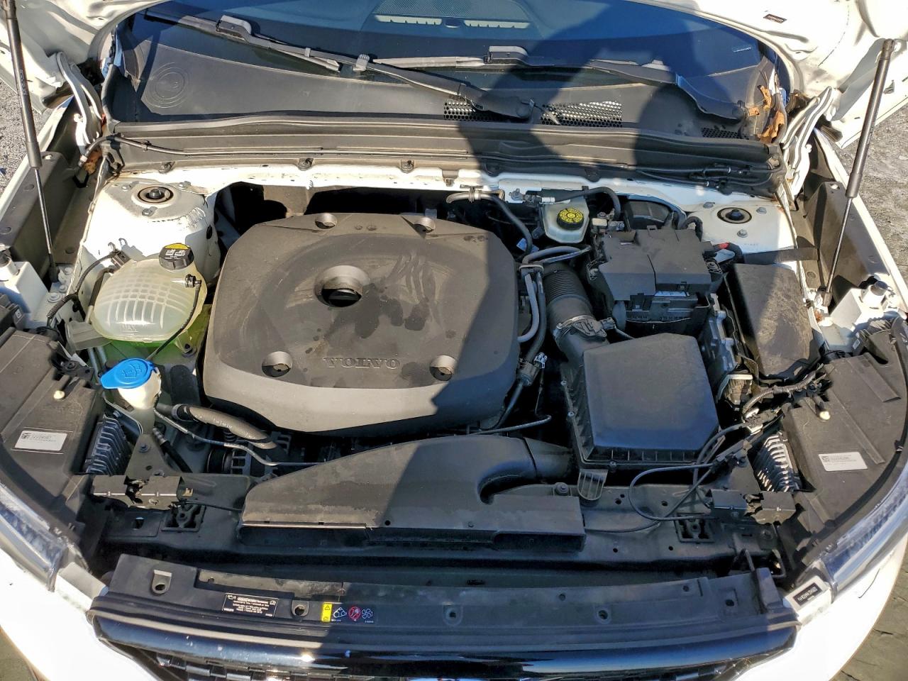 2019 Volvo Xc40 T5 R-Design VIN: YV4162UM4K2045622 Lot: 94366745