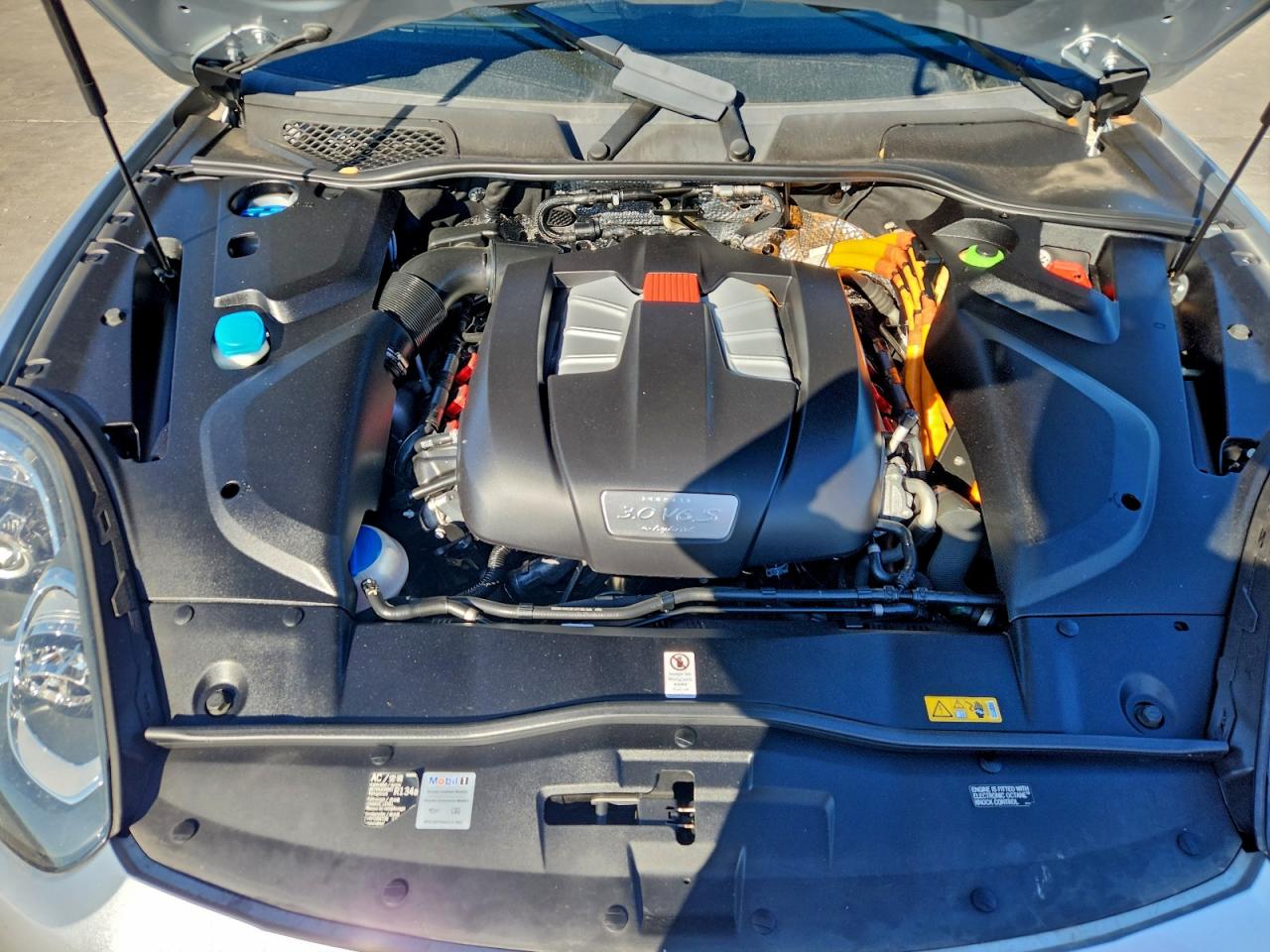 2016 Porsche Cayenne Hybrid Se VIN: WP1AE2A23GLA59472 Lot: 95759035