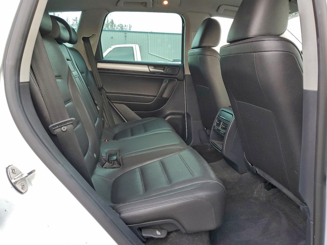 2014 Volkswagen Touareg V6 VIN: WVGEF9BP7ED003010 Lot: 96502405