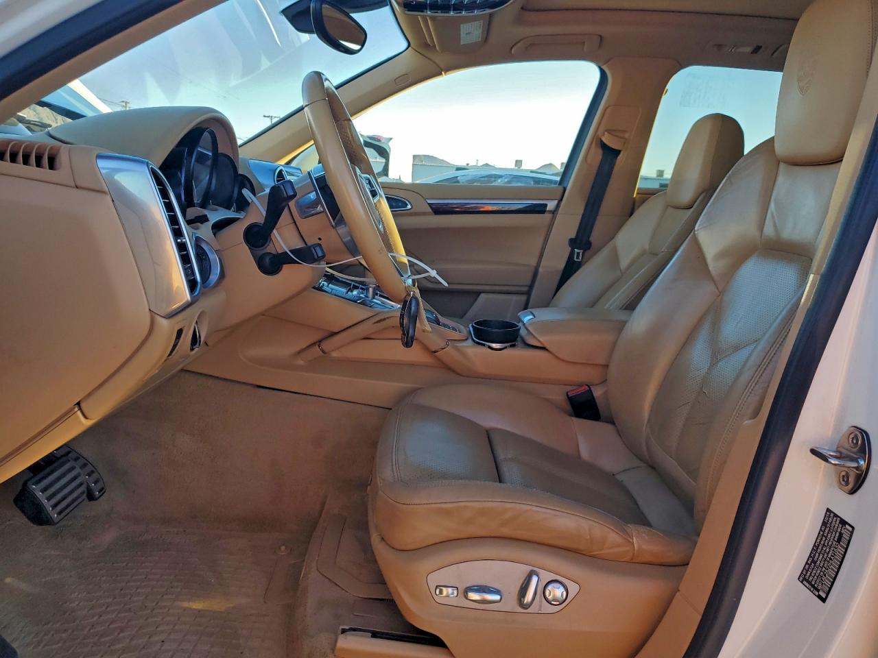 2017 Porsche Cayenne Se Hybrid Platinum VIN: WP1AE2A22HLA71632 Lot: 95040015