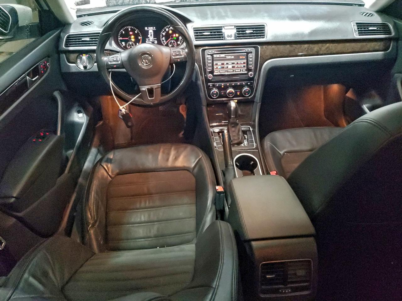 2015 Volkswagen Passat Sel VIN: 1VWCV7A30FC064365 Lot: 94863385