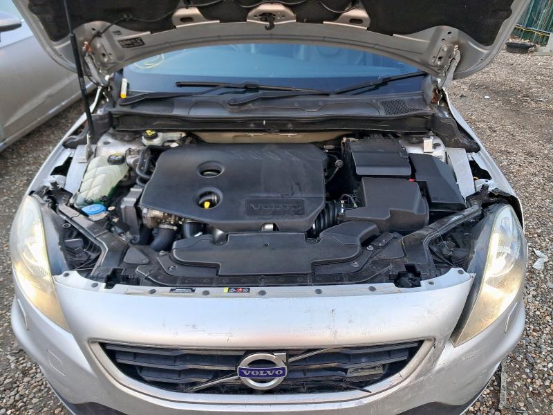 2015 VOLVO V40 D2 R DESIGN LUX NAV 5DR