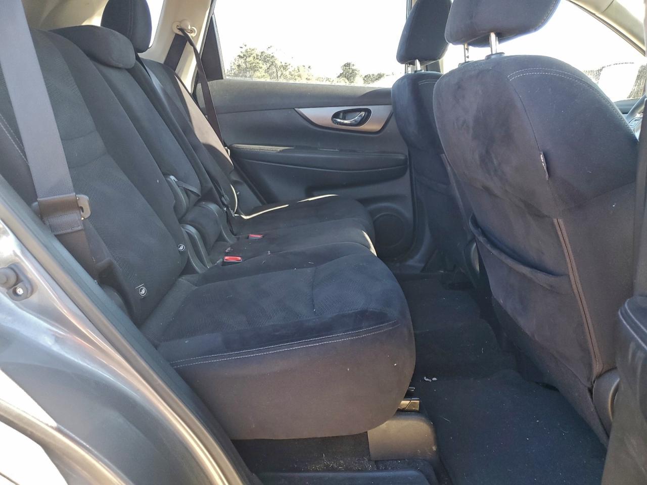 2016 Nissan Rogue S VIN: JN8AT2MT8GW010945 Lot: 96364675