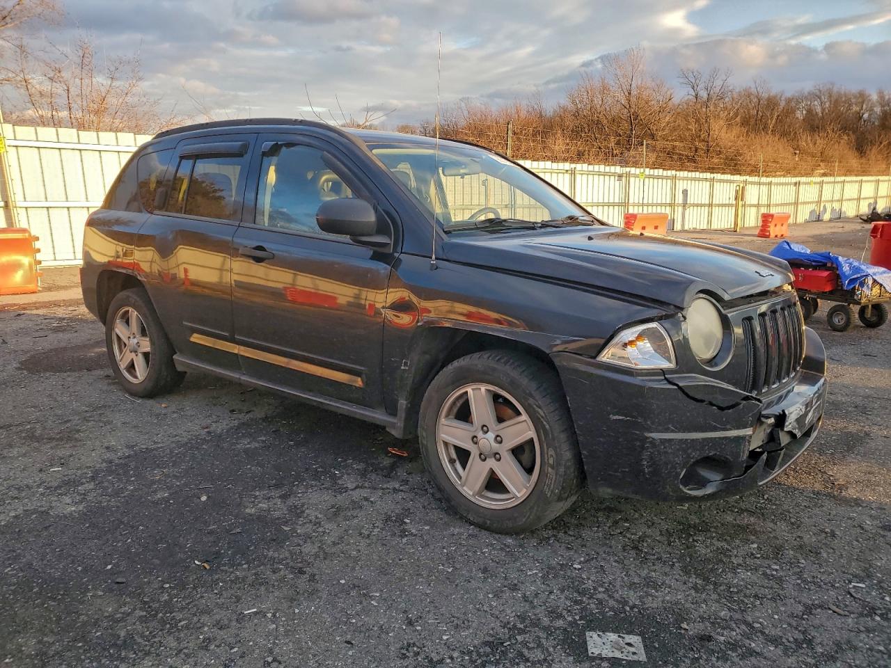 2008 Jeep Compass Sport VIN: 1J8FT47018D775967 Lot: 98010195