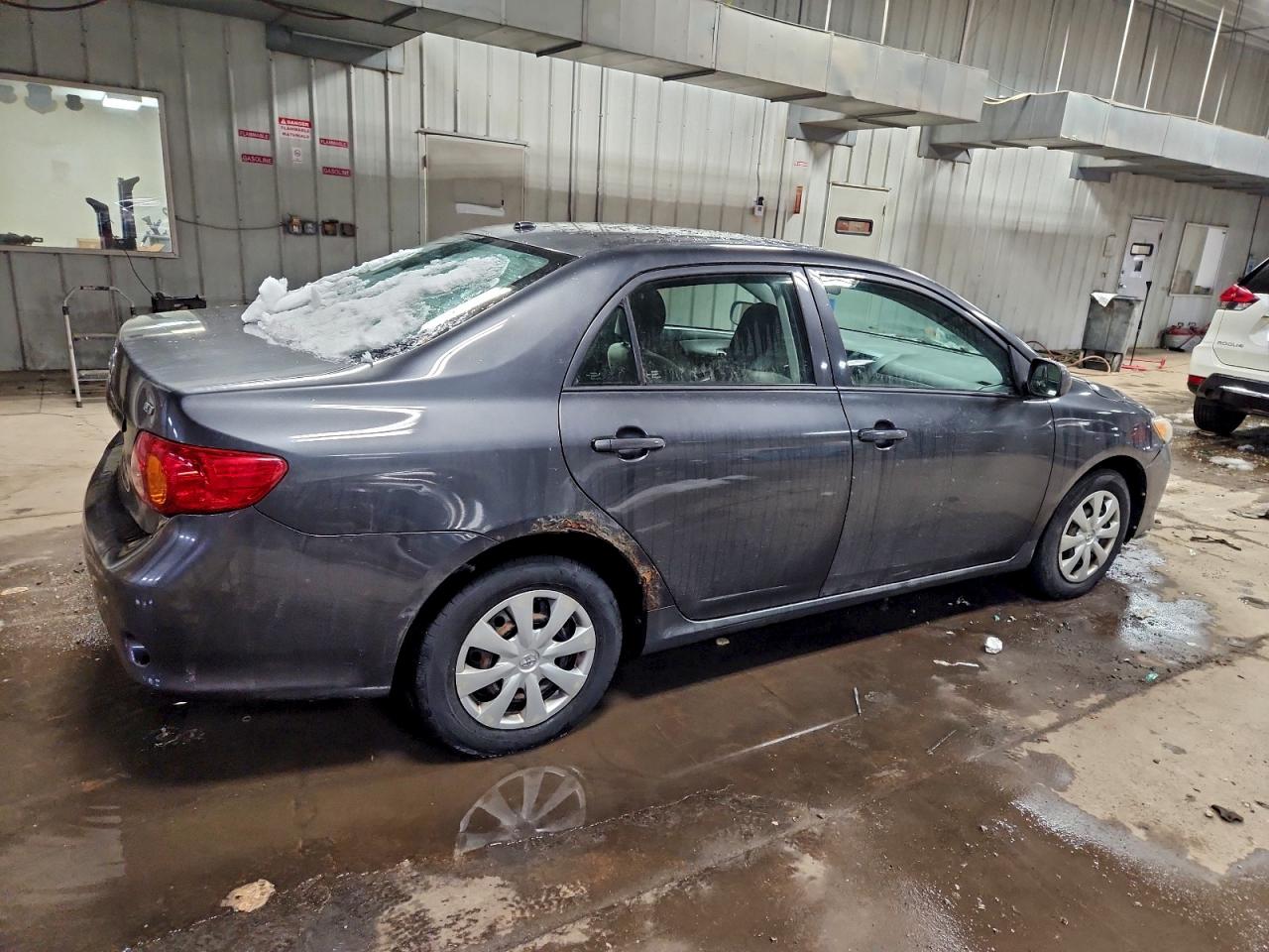 2010 Toyota Corolla Base VIN: 1NXBU4EE0AZ334463 Lot: 96074235