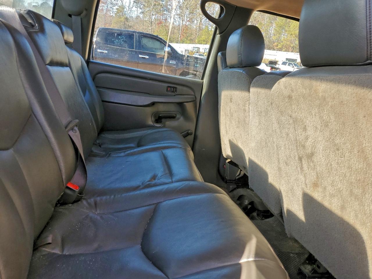 2006 Chevrolet Silverado C2500 Heavy Duty VIN: 1GCHC23U66F270814 Lot: 94767875