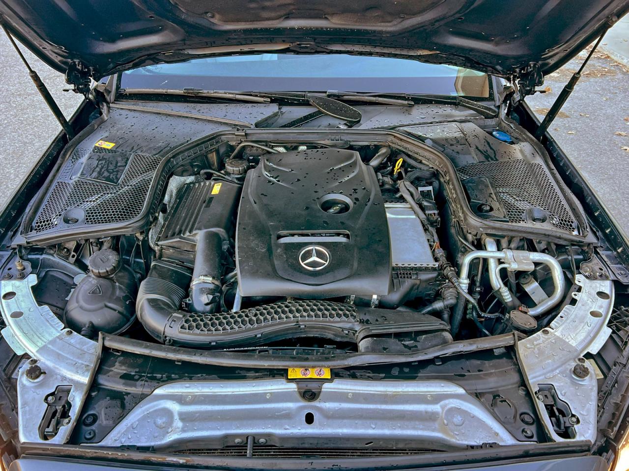 2016 Mercedes-Benz C 300 4Matic VIN: WDDWF4KB1GR163573 Lot: 97799925