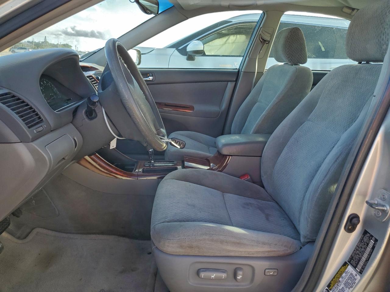 2004 Toyota Camry Le VIN: 4T1BE32K24U927912 Lot: 94192665