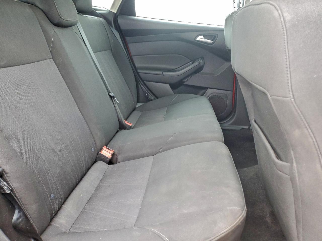 2018 Ford Focus Se VIN: 1FADP3K23JL299051 Lot: 94388135