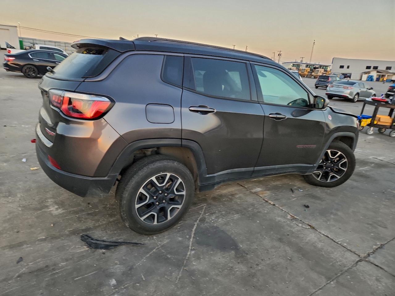 2019 Jeep Compass Trailhawk VIN: 3C4NJDDB8KT816739 Lot: 98015365