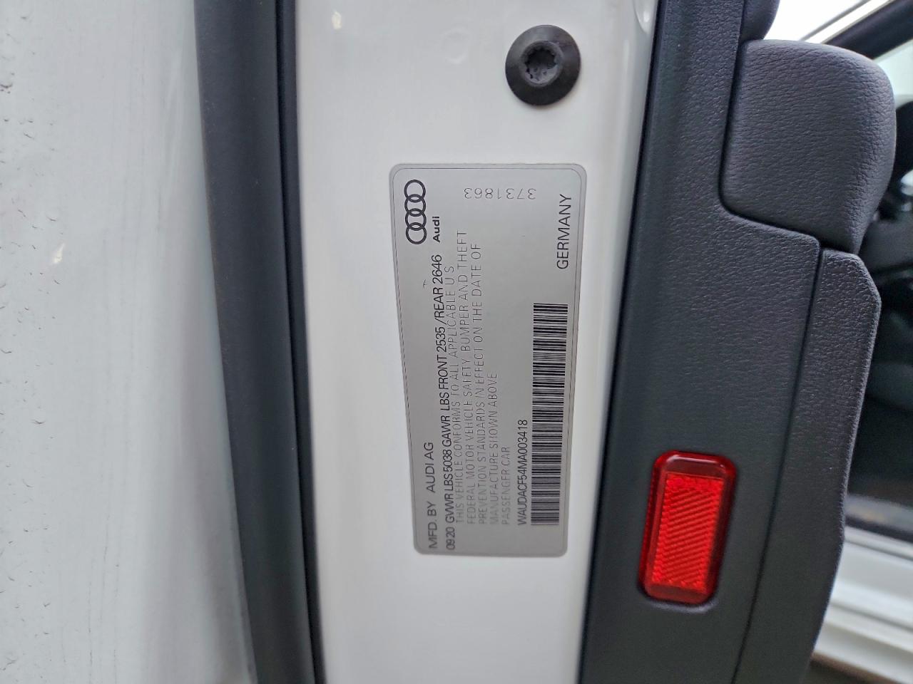 Фото: WAUDACF54MA003418